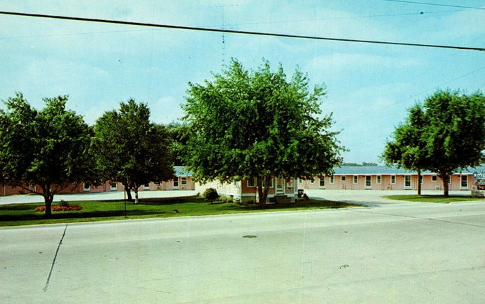 Ritz Motel (Birch Haus Motel)